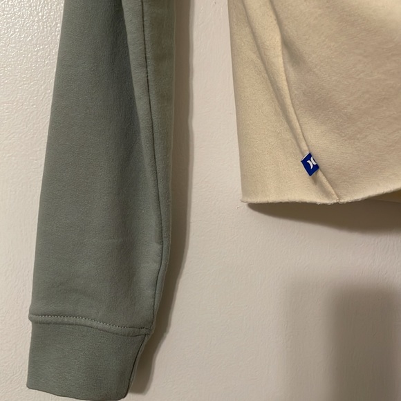 Hurley Girls Fleece Pull Over Hoodie. - Picture 5 of 10